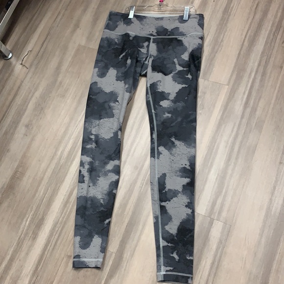 EUC lululemon Athletic Wunder Under Pant - Picture 3 of 6